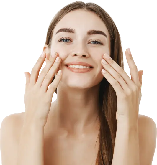 Zadowolona kobieta po zabiegu kosmetycznym